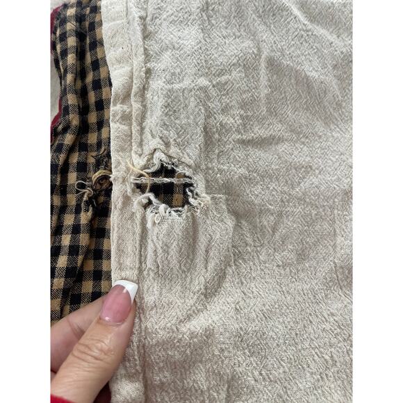 Rustic Primitive Black and Tan Valance Curtain with Pip Berries - Picture 4 of 5